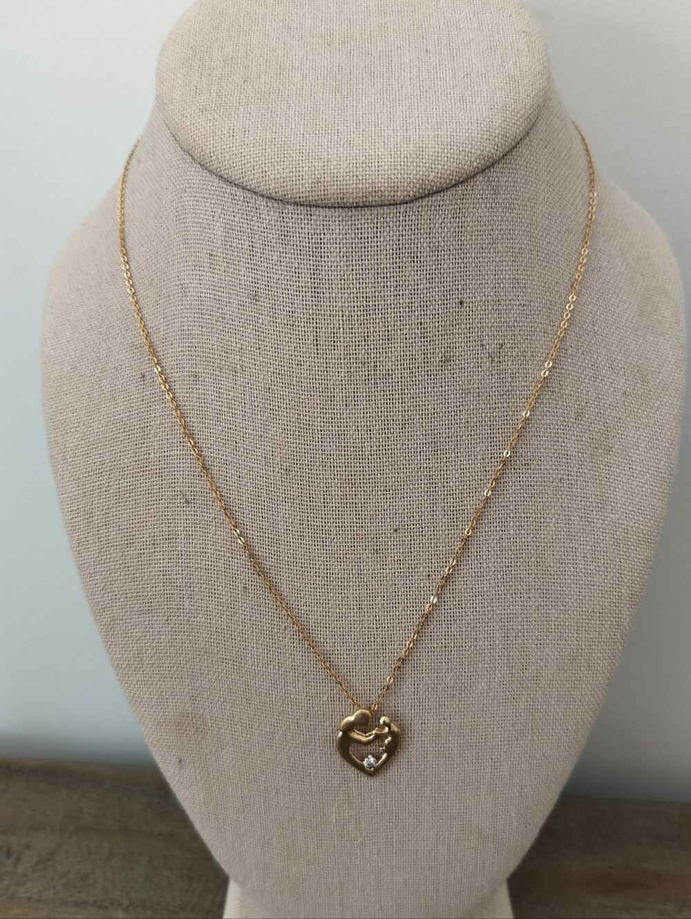 14k Yellow Gold Mother & Child Heart Pendant Necklace
